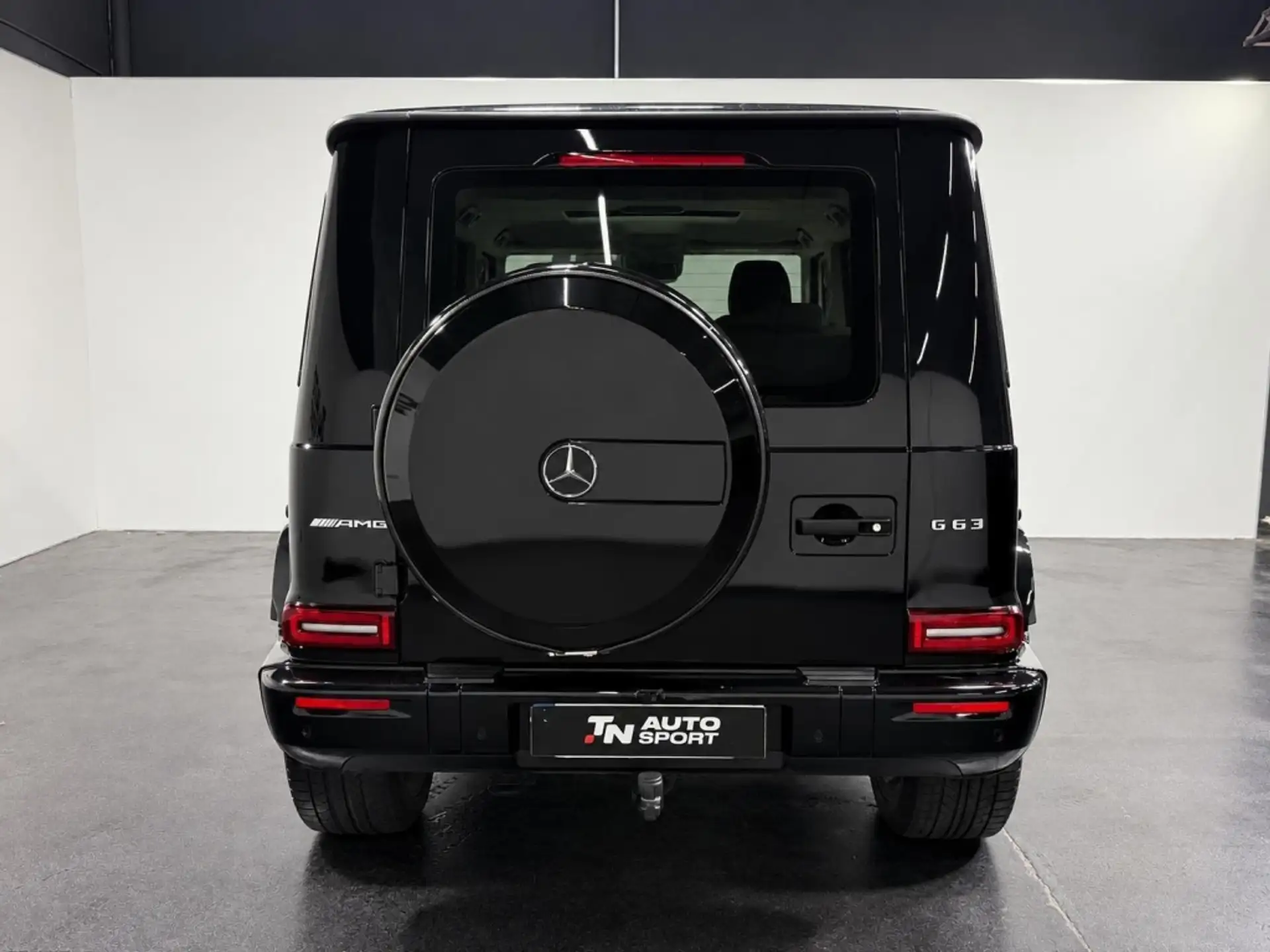 벤츠 G-Class G 63 AMG 2024 검정 사진 3