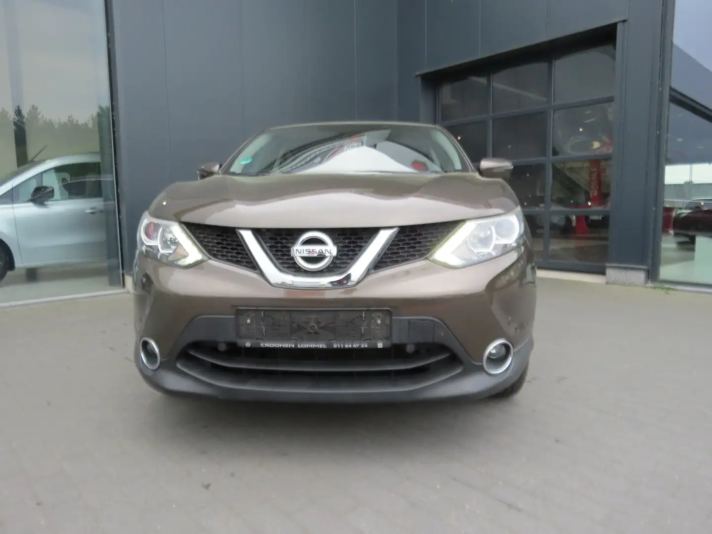 Nissan Qashqai 1.2 DIG-T 2WD N-Connecta Braun - 2