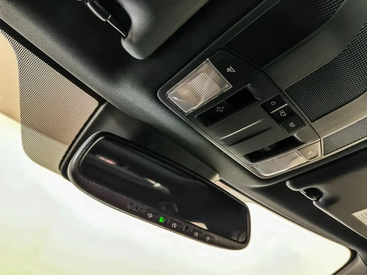 Mitsubishi Eclipse Cross снимка Mitsubishi Eclipse Cross