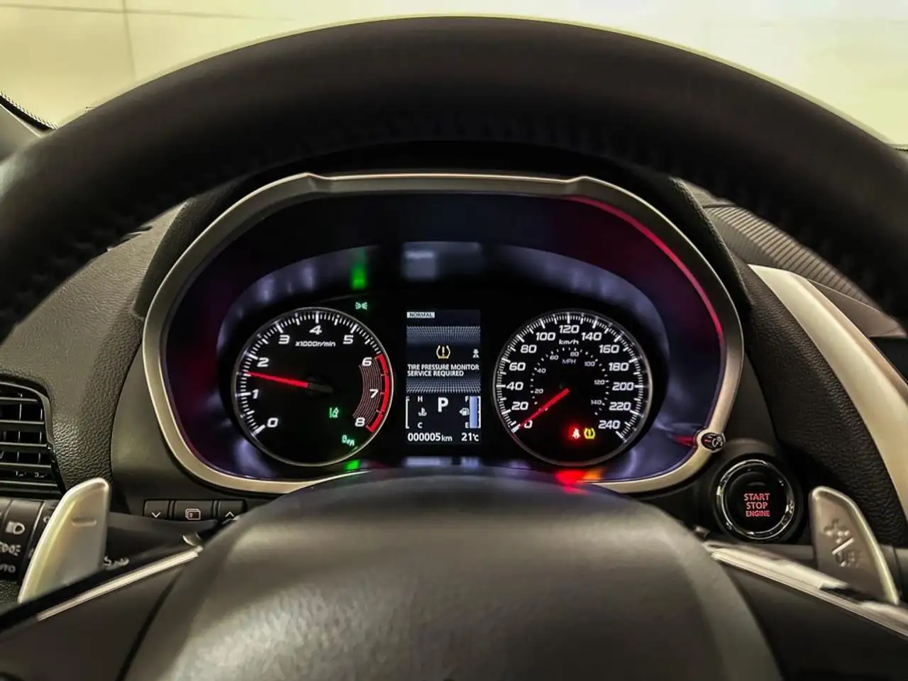 Mitsubishi Eclipse Cross снимка Mitsubishi Eclipse Cross