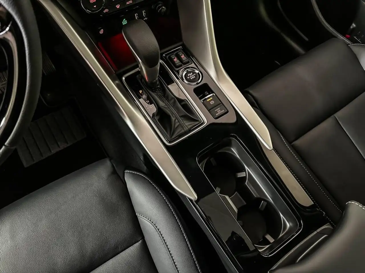 Mitsubishi Eclipse Cross снимка Mitsubishi Eclipse Cross