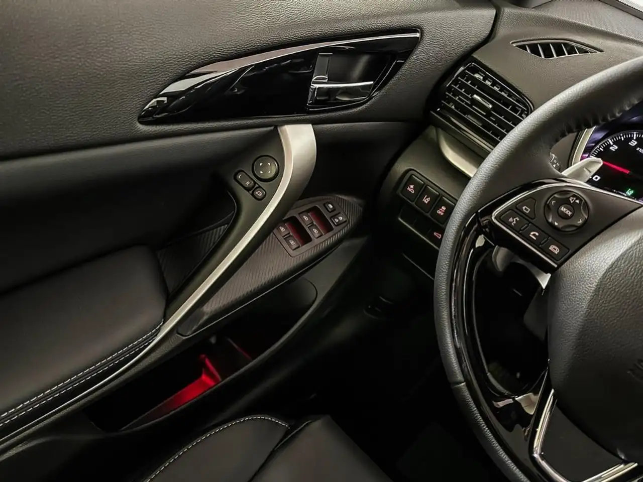 Mitsubishi Eclipse Cross снимка Mitsubishi Eclipse Cross