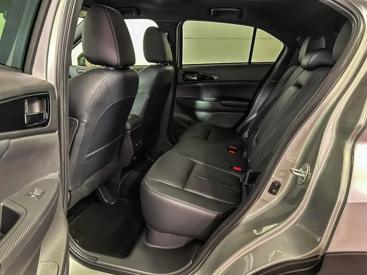 Mitsubishi Eclipse Cross снимка Mitsubishi Eclipse Cross