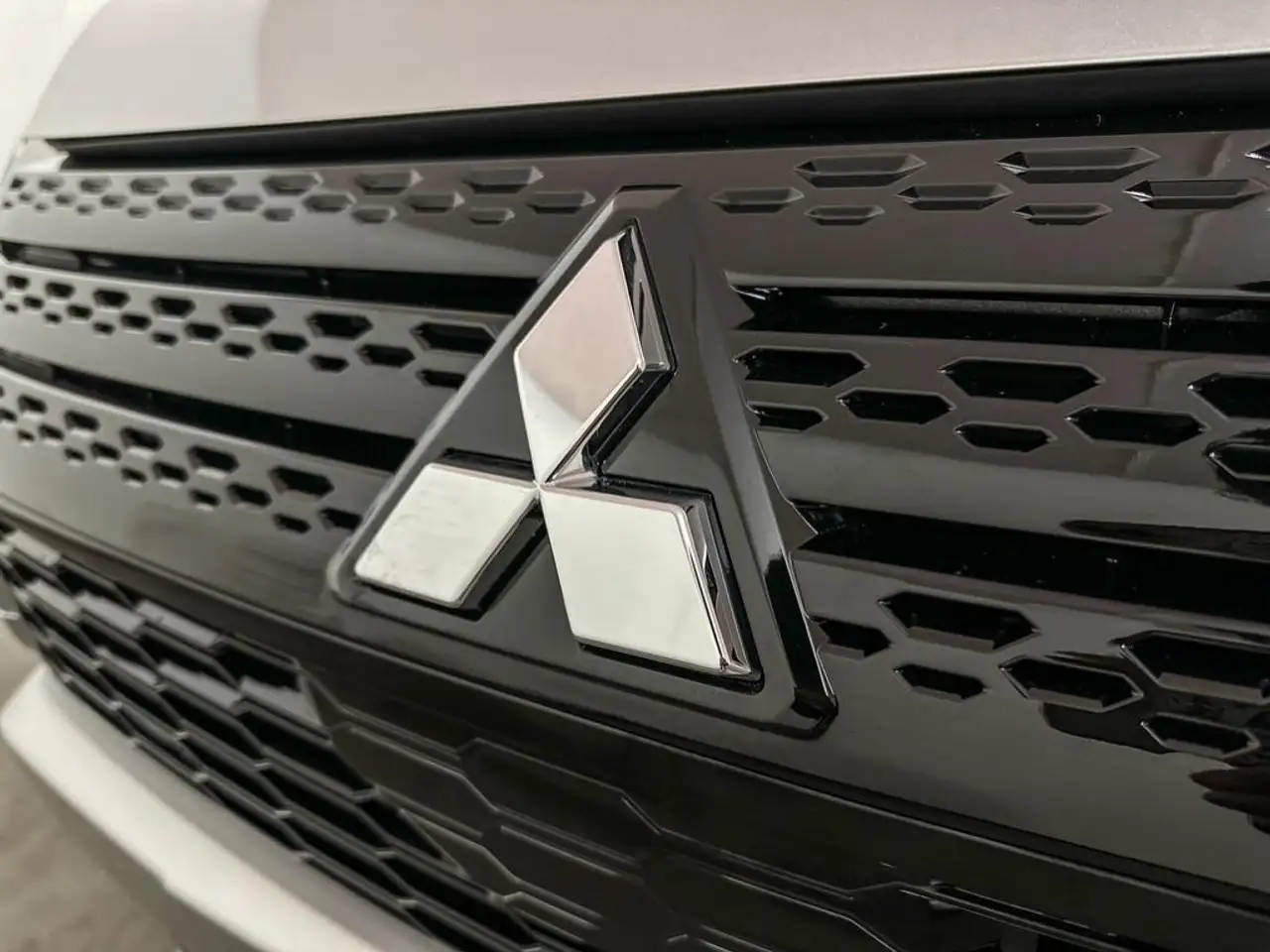 Mitsubishi Eclipse Cross снимка Mitsubishi Eclipse Cross