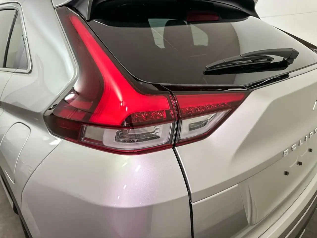 Mitsubishi Eclipse Cross снимка Mitsubishi Eclipse Cross
