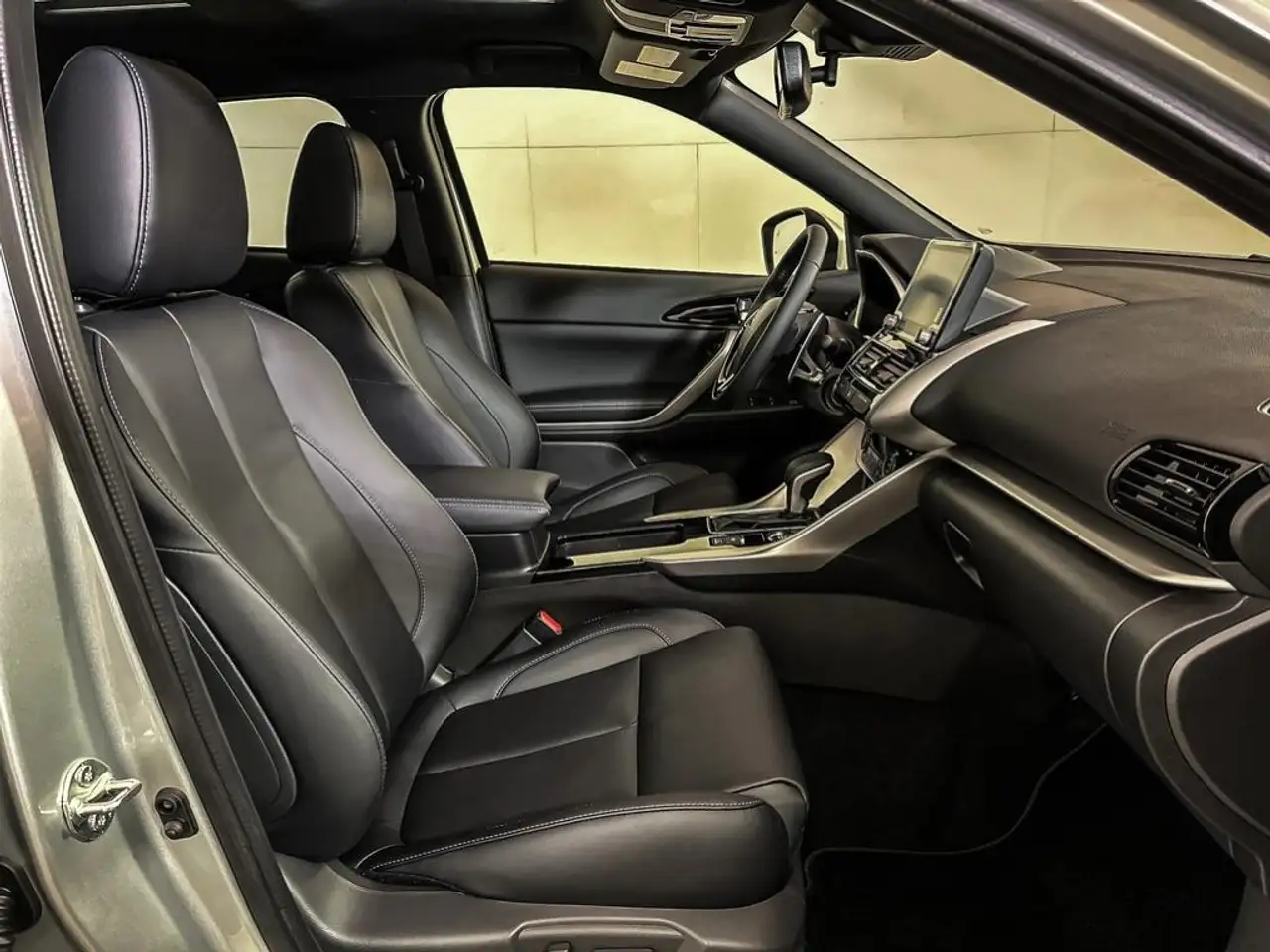 Mitsubishi Eclipse Cross снимка Mitsubishi Eclipse Cross