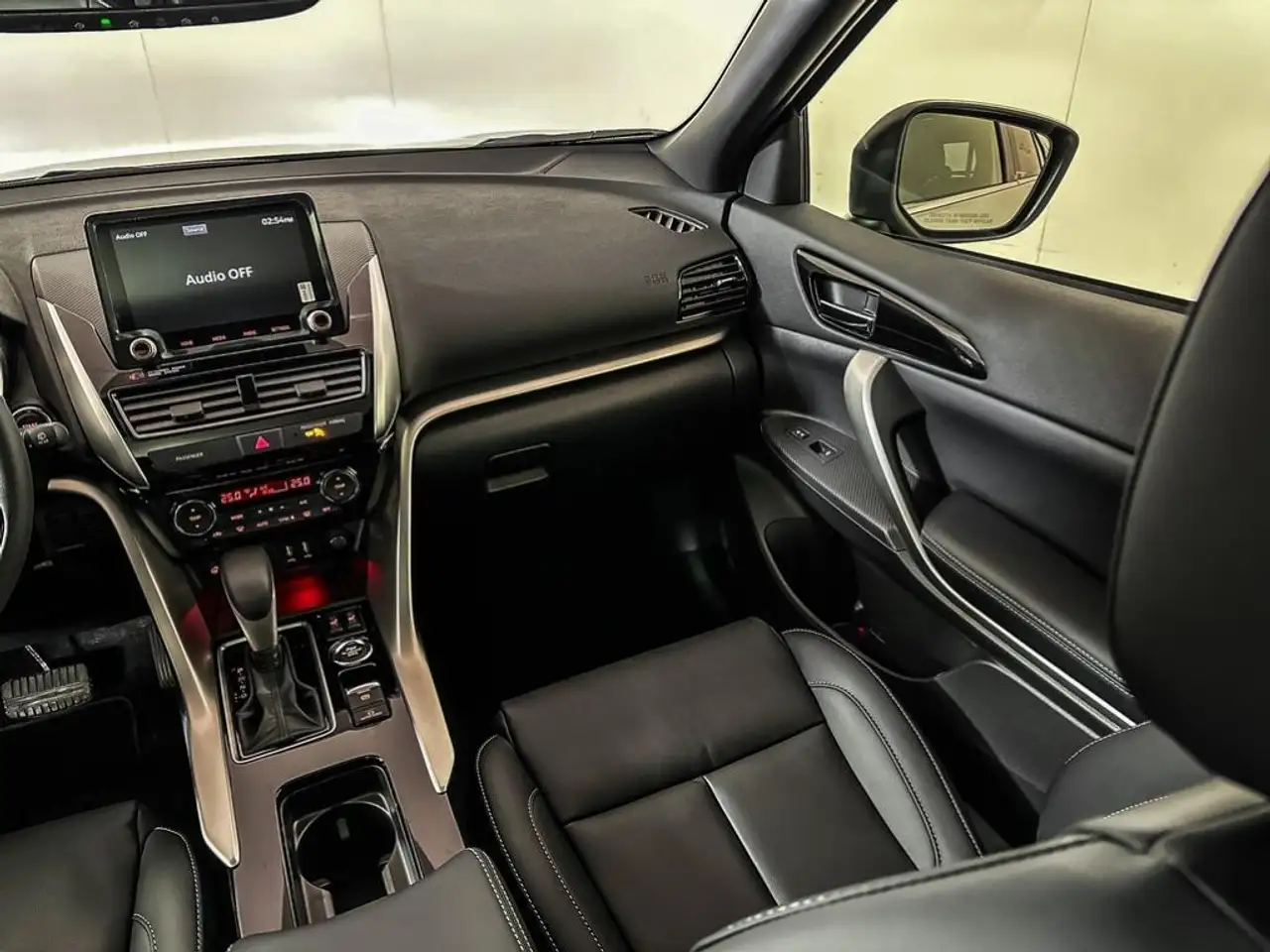 Mitsubishi Eclipse Cross снимка Mitsubishi Eclipse Cross