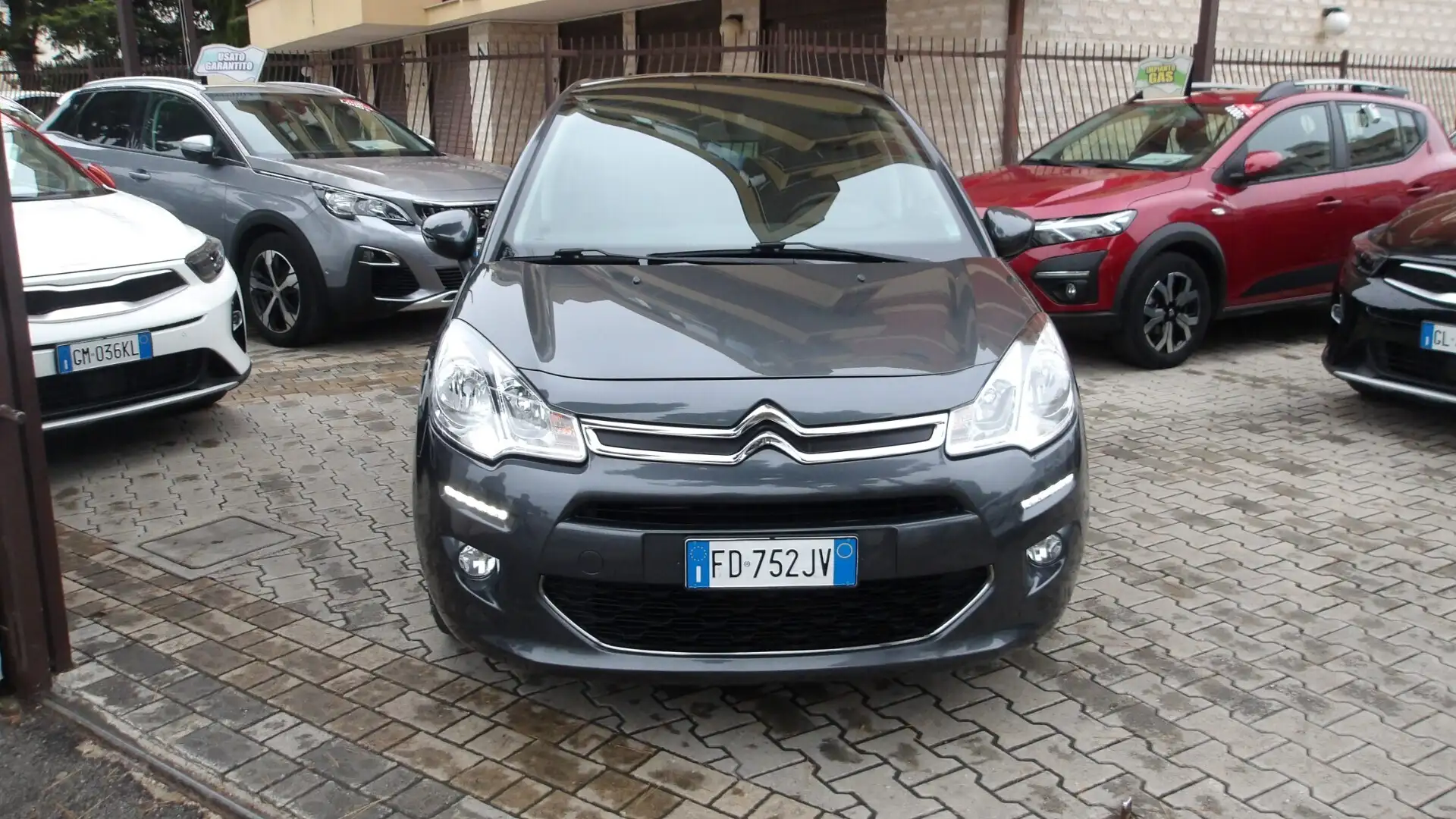 Citroen C3 C3 PureTech 82 Exclusive Grigio - 2