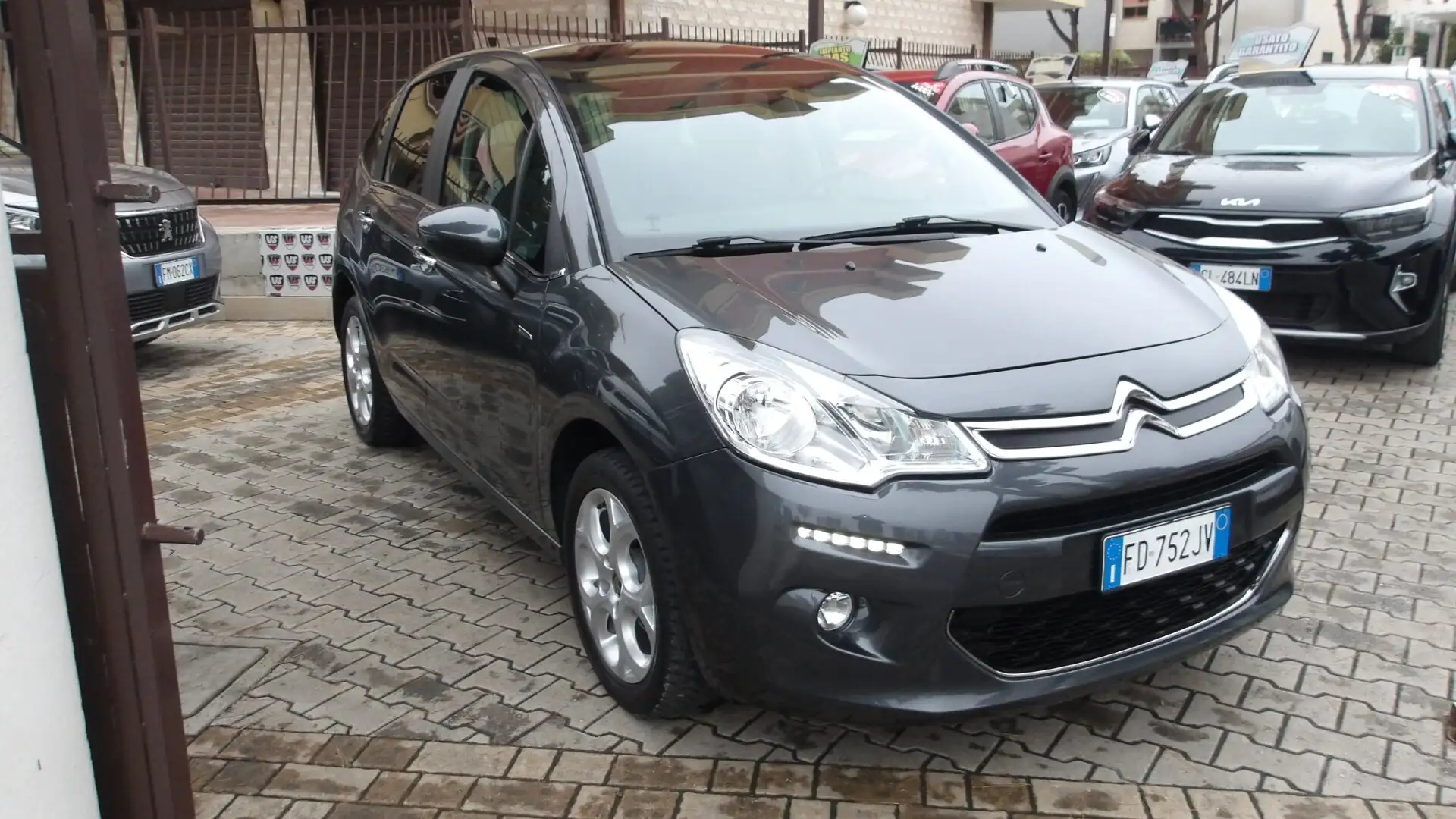 Citroen C3 C3 PureTech 82 Exclusive Grigio - 1