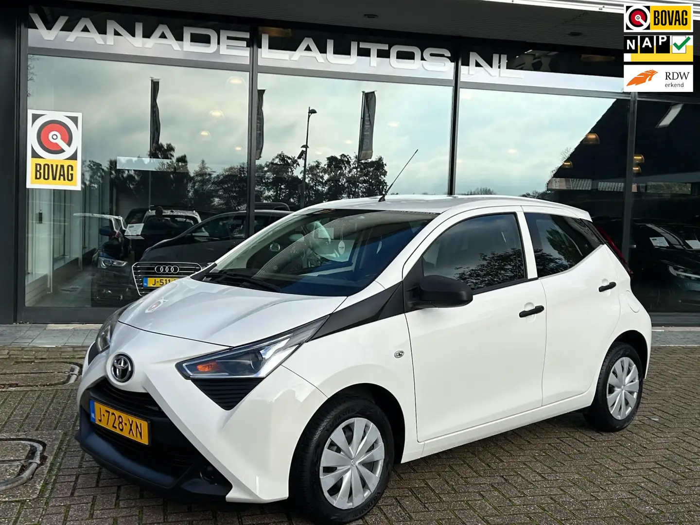 Toyota Aygo 1.0 VVT-i x-fun 5 Deurs 1e Eig! Airco Bluetooth DA Blanc - 1
