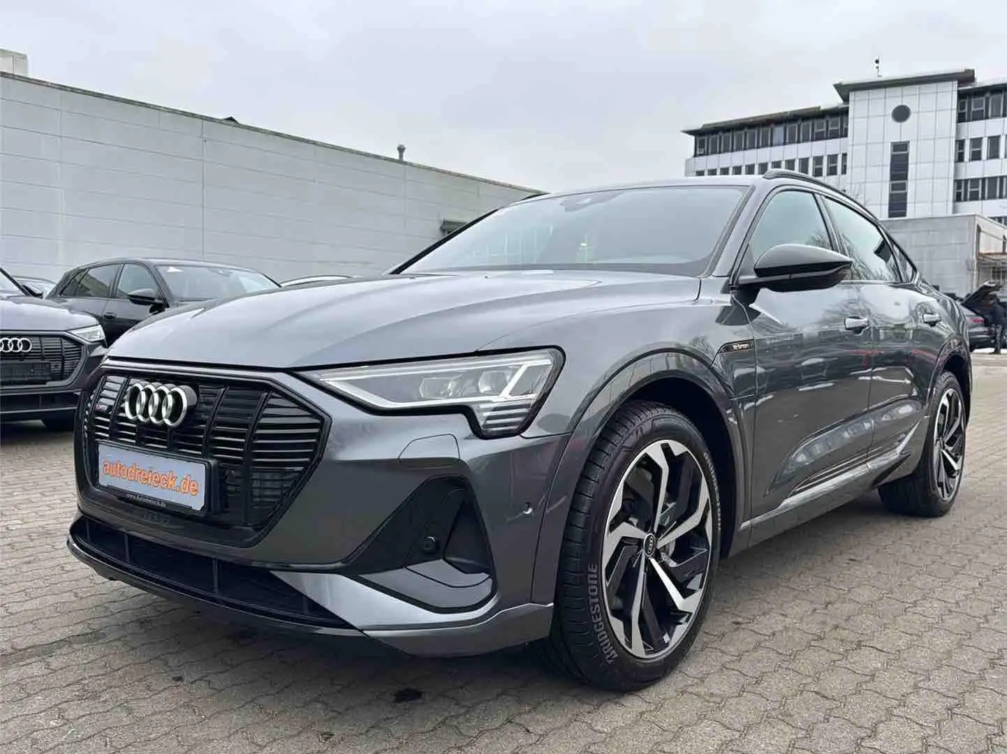 Audi e-tron Sportback 55 2x S line AHK BLACK S-SITZE Gris - 1