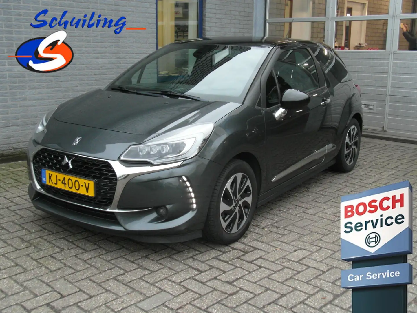 DS Automobiles DS 3 1.2 PureTech So Chic Inclusief Afleveringskosten Grijs - 1