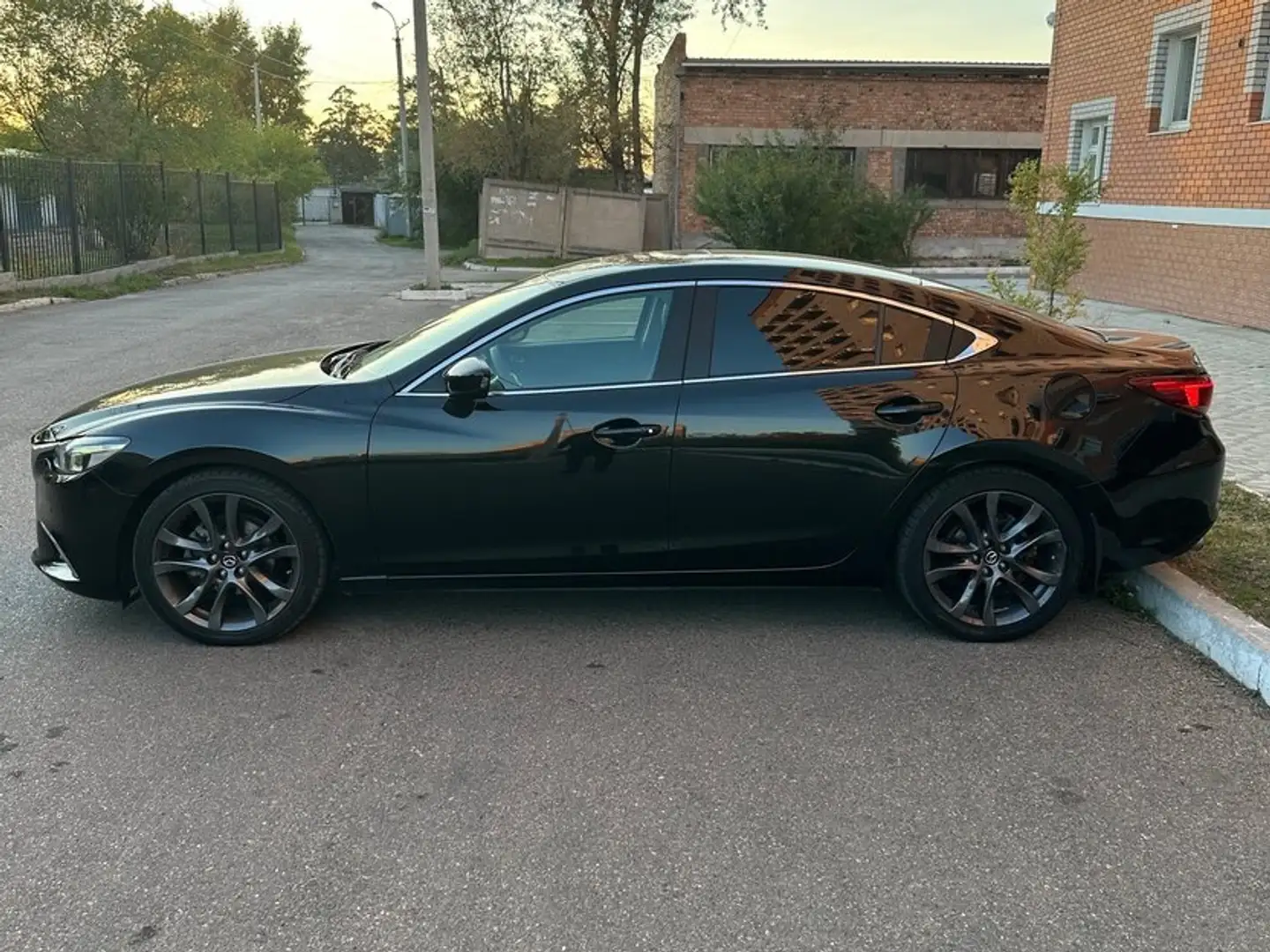 Mazda 6 Berlina 2.2 Exceed 175cv autom-Navi-pelle Nero - 1