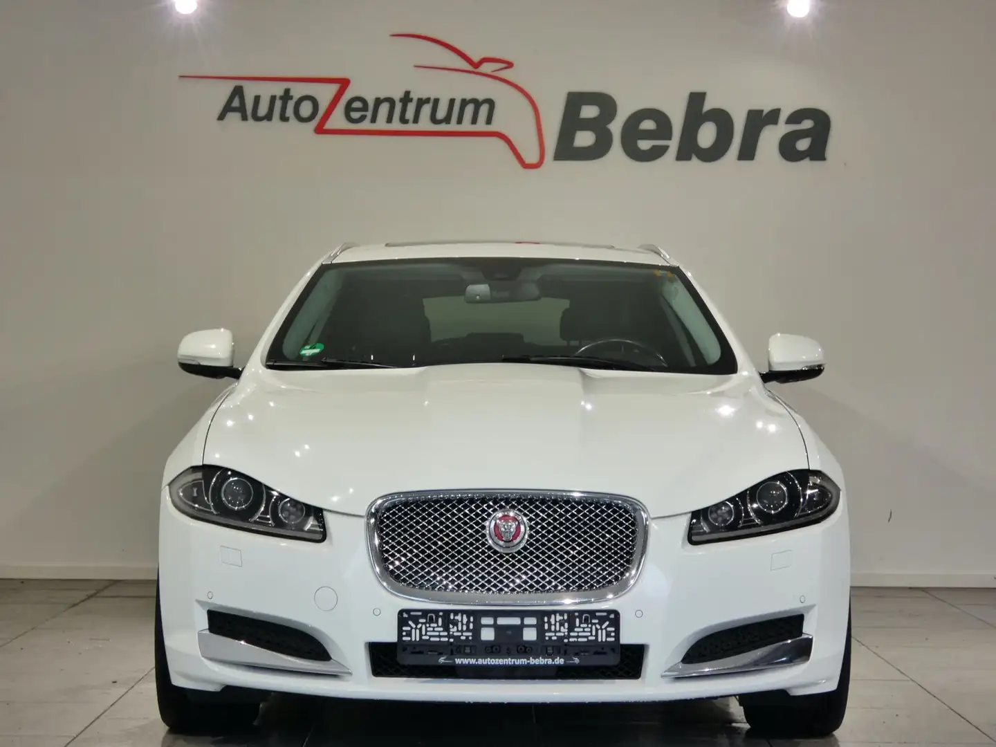 Jaguar XF Sportbrake 2.2 Diesel Xenon/Navi/Leder/Kamera Weiß - 2