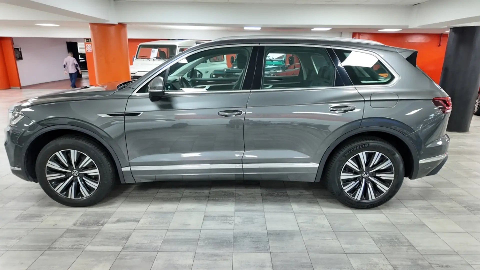 Volkswagen Touareg 3.0TSI V6 eHybrid Elegance 4Motion Tiptronic Grigio - 2