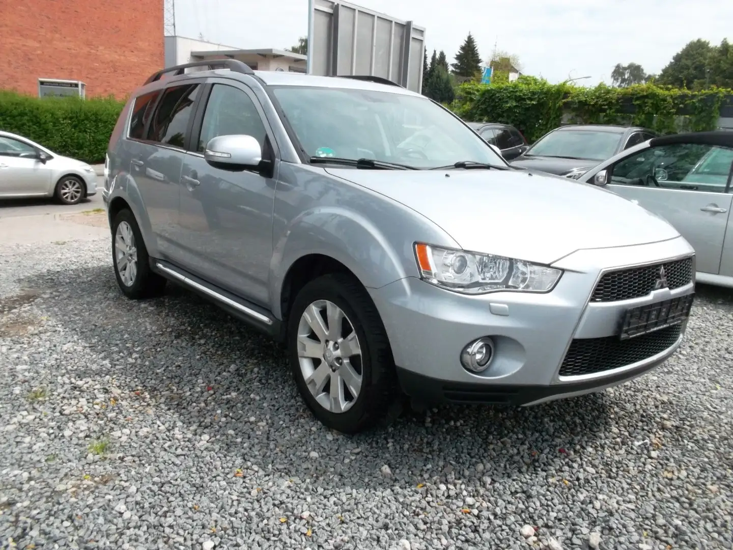 Mitsubishi Outlander Instyle 2,2 4WD,7.SITZE,SHB.Keyless Go Zilver - 2