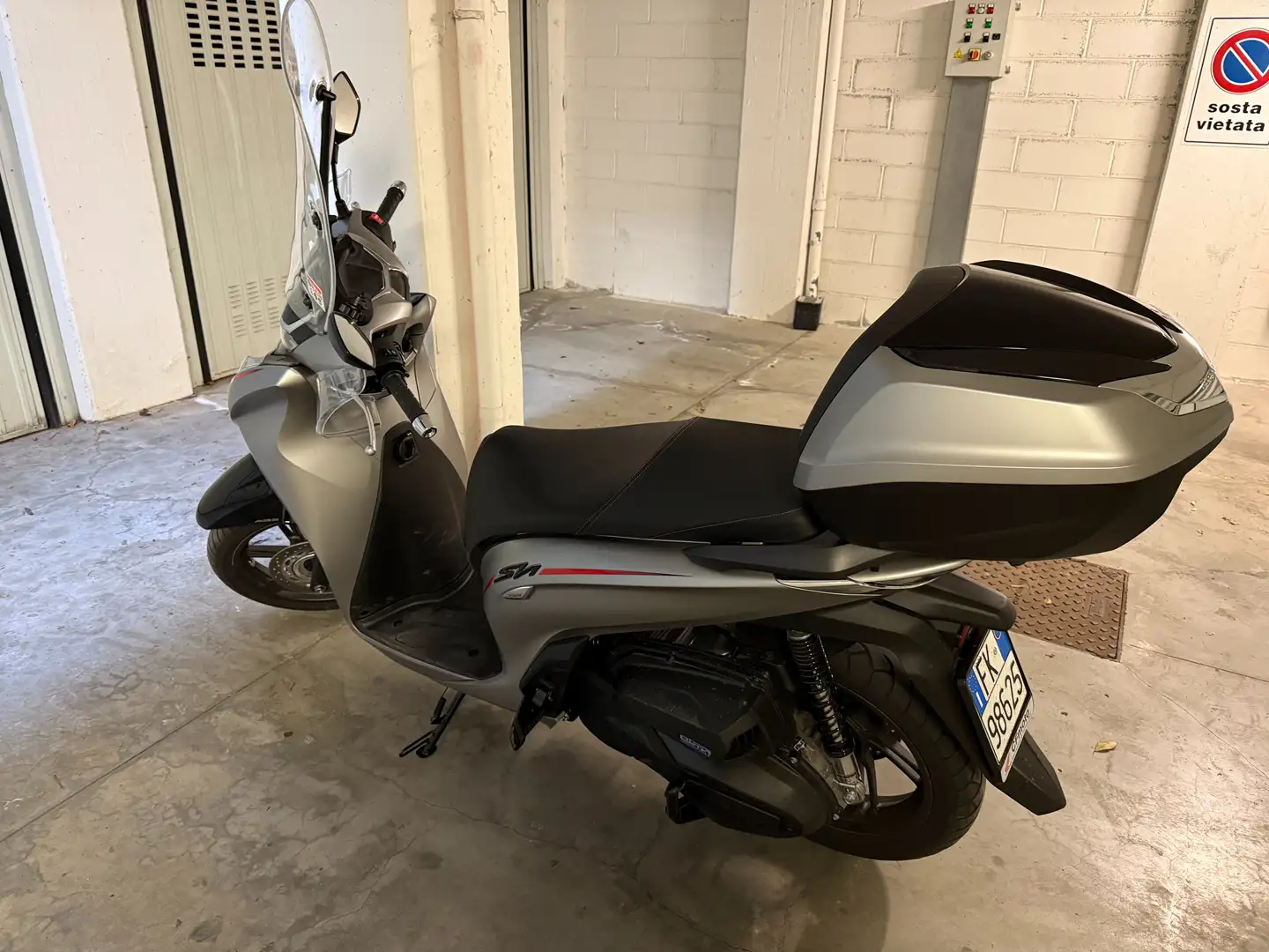 Honda SH 350i Grigio - 1