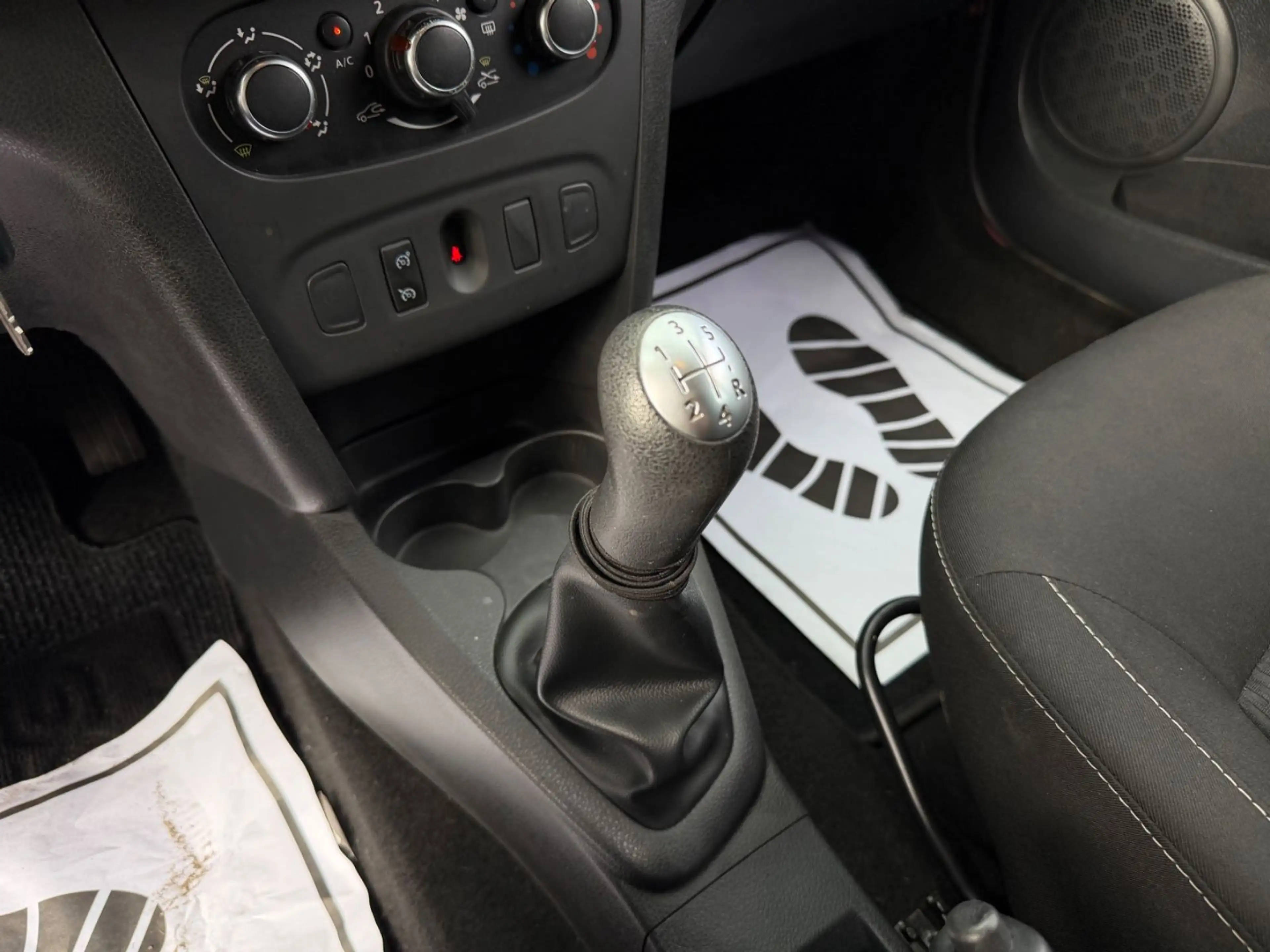 Dacia Logan MCV II  Laureate~1.HAND~FACELIFT~EU6~RFK — photo 12