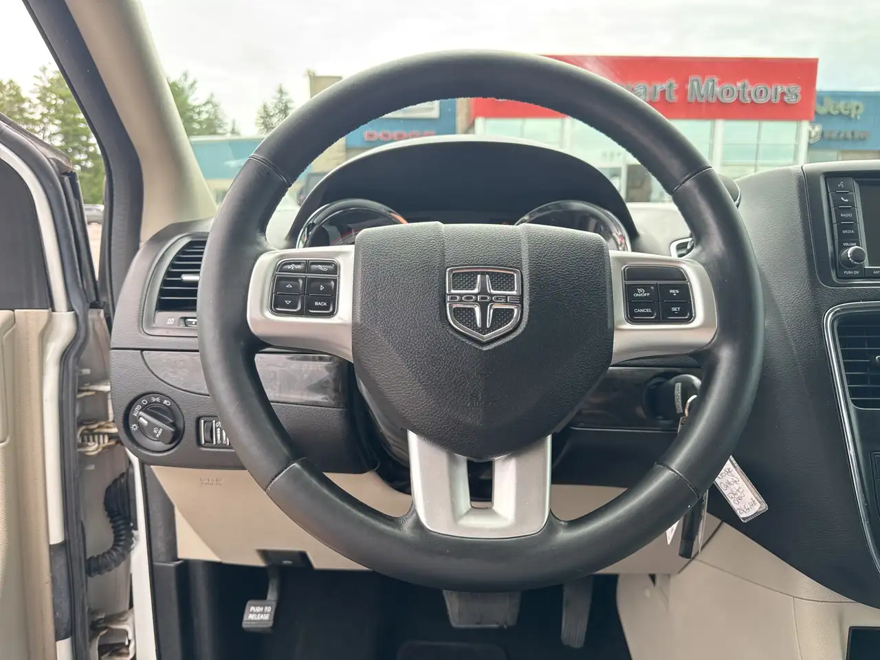 Dodge Grand Caravan photo Dodge Grand Caravan