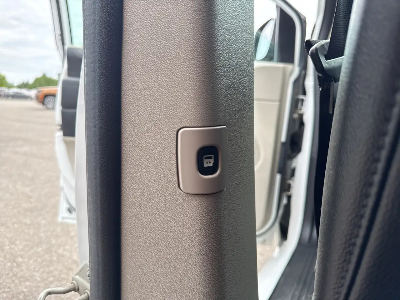 Dodge Grand Caravan photo Dodge Grand Caravan