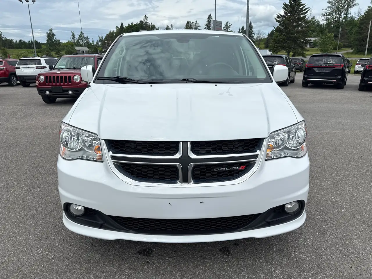 Dodge Grand Caravan photo Dodge Grand Caravan