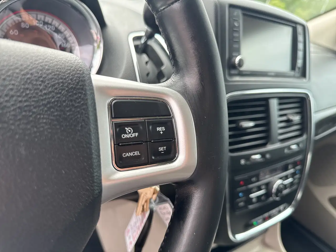 Dodge Grand Caravan photo Dodge Grand Caravan