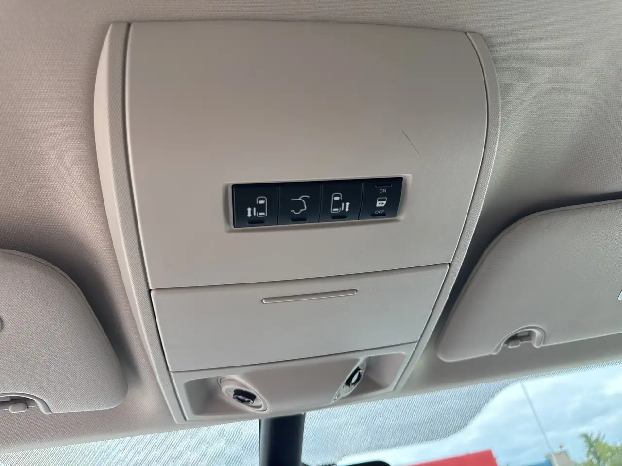 Dodge Grand Caravan photo Dodge Grand Caravan