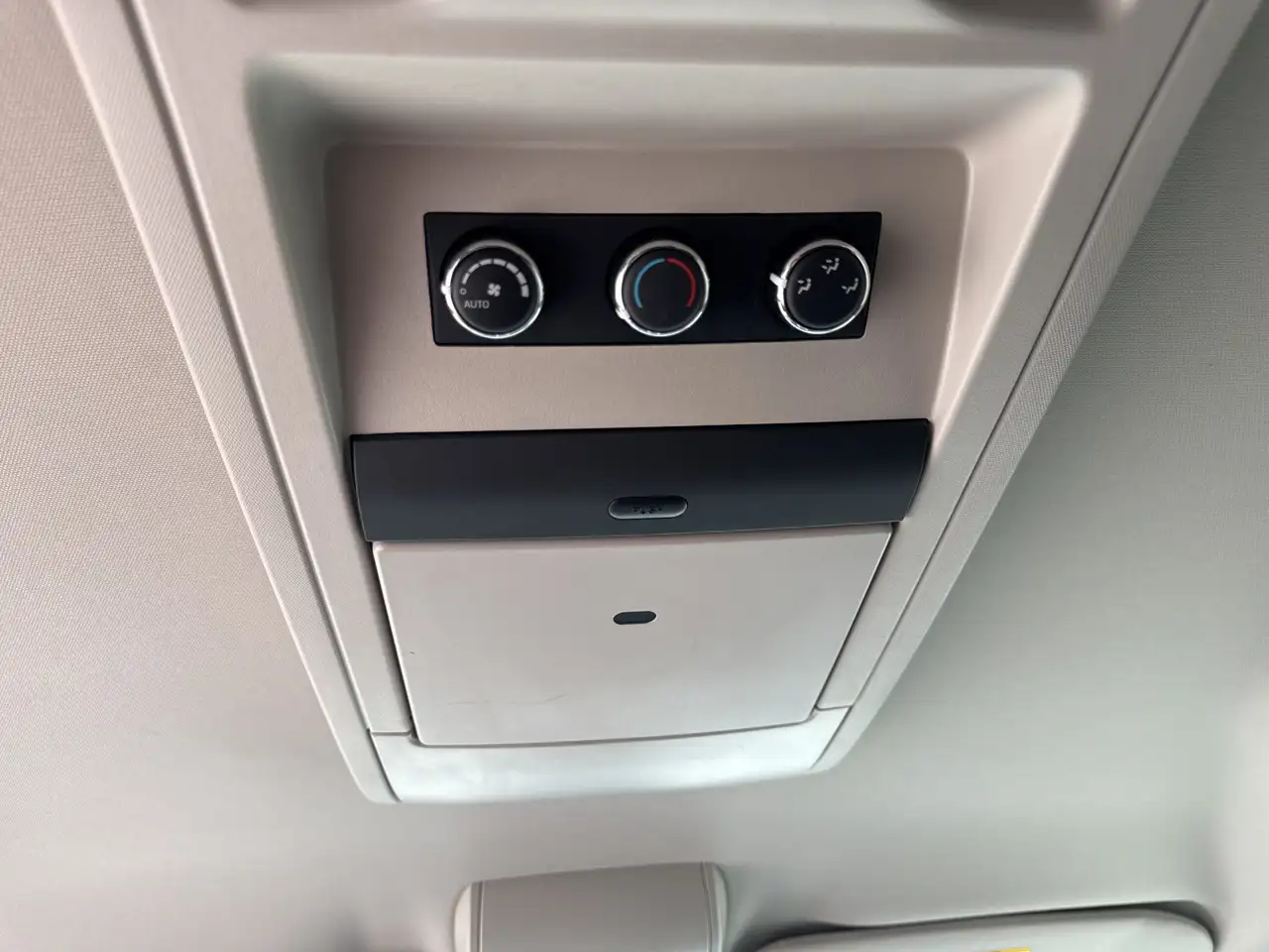Dodge Grand Caravan photo Dodge Grand Caravan