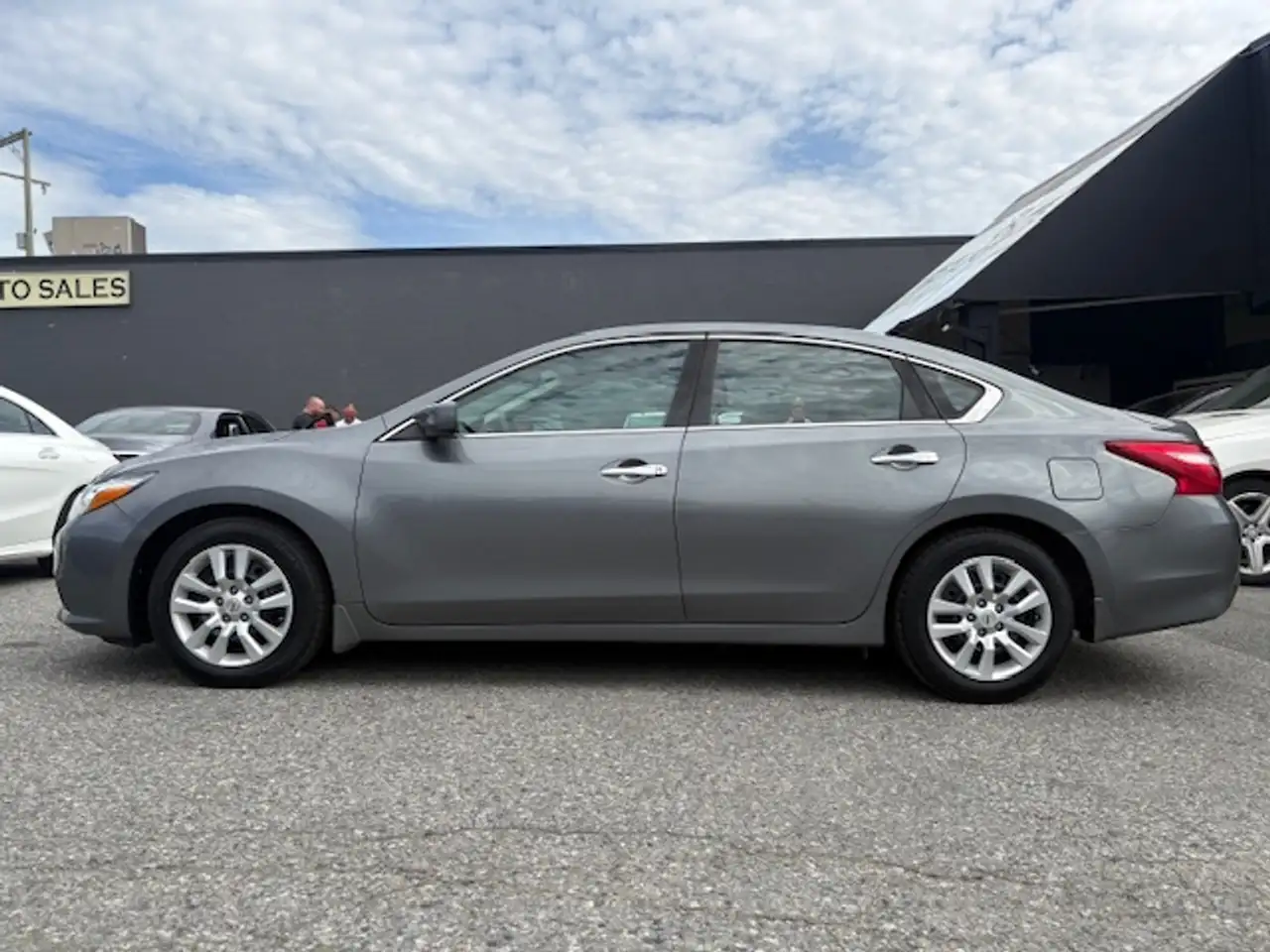 Nissan Altima снимка Nissan Altima