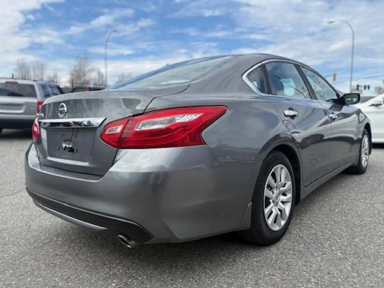 Nissan Altima снимка Nissan Altima