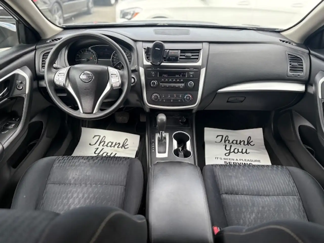 Nissan Altima снимка Nissan Altima