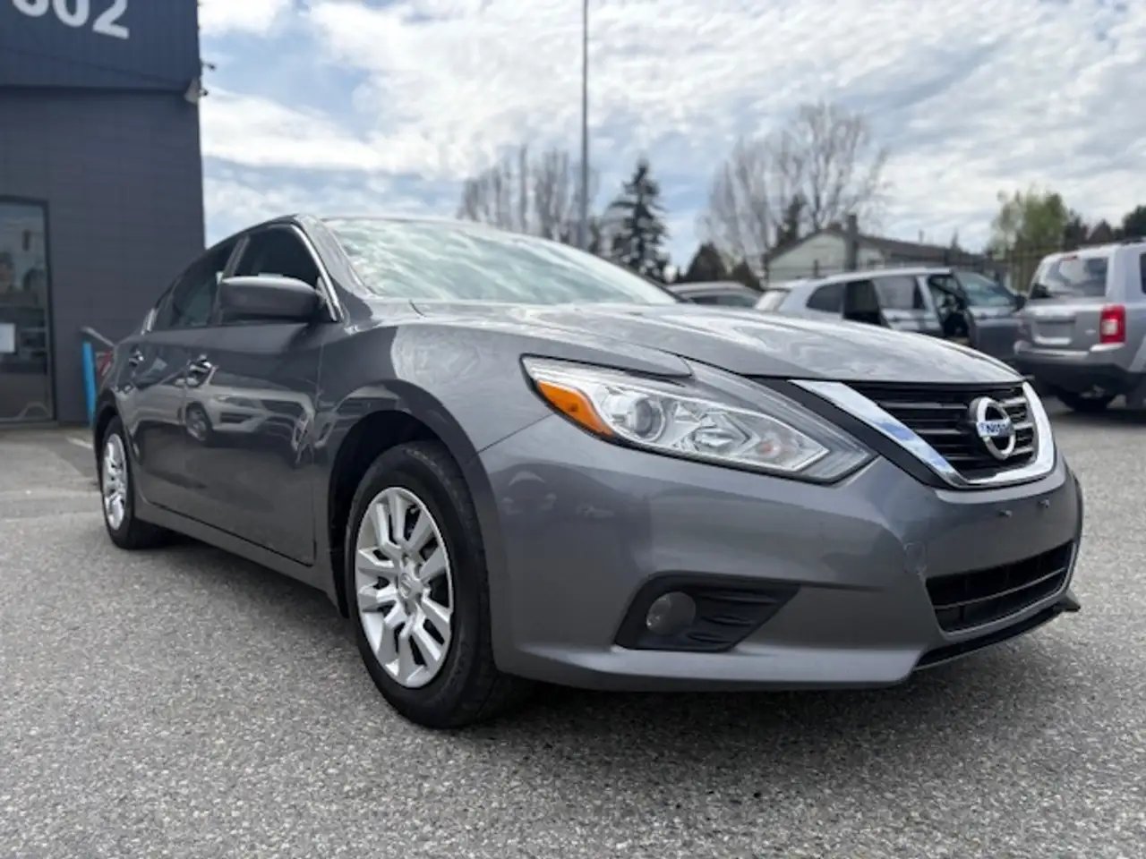 Nissan Altima снимка Nissan Altima