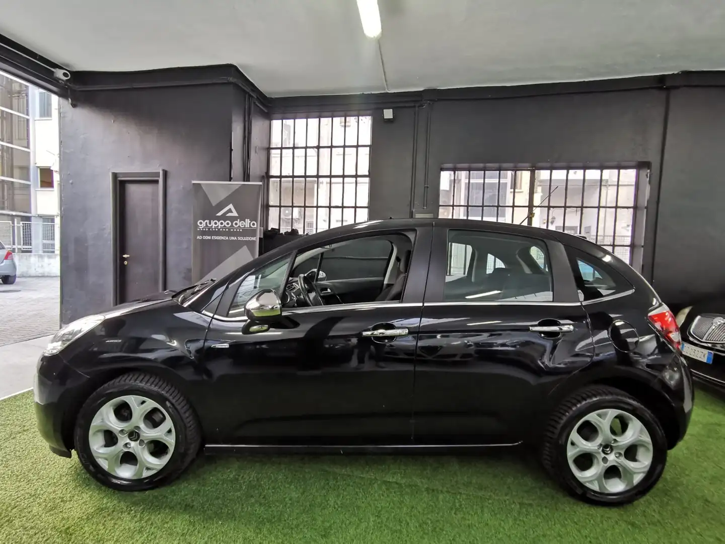 Citroen C3 C3 II 1.2 Exclusive 82cv Noir - 2