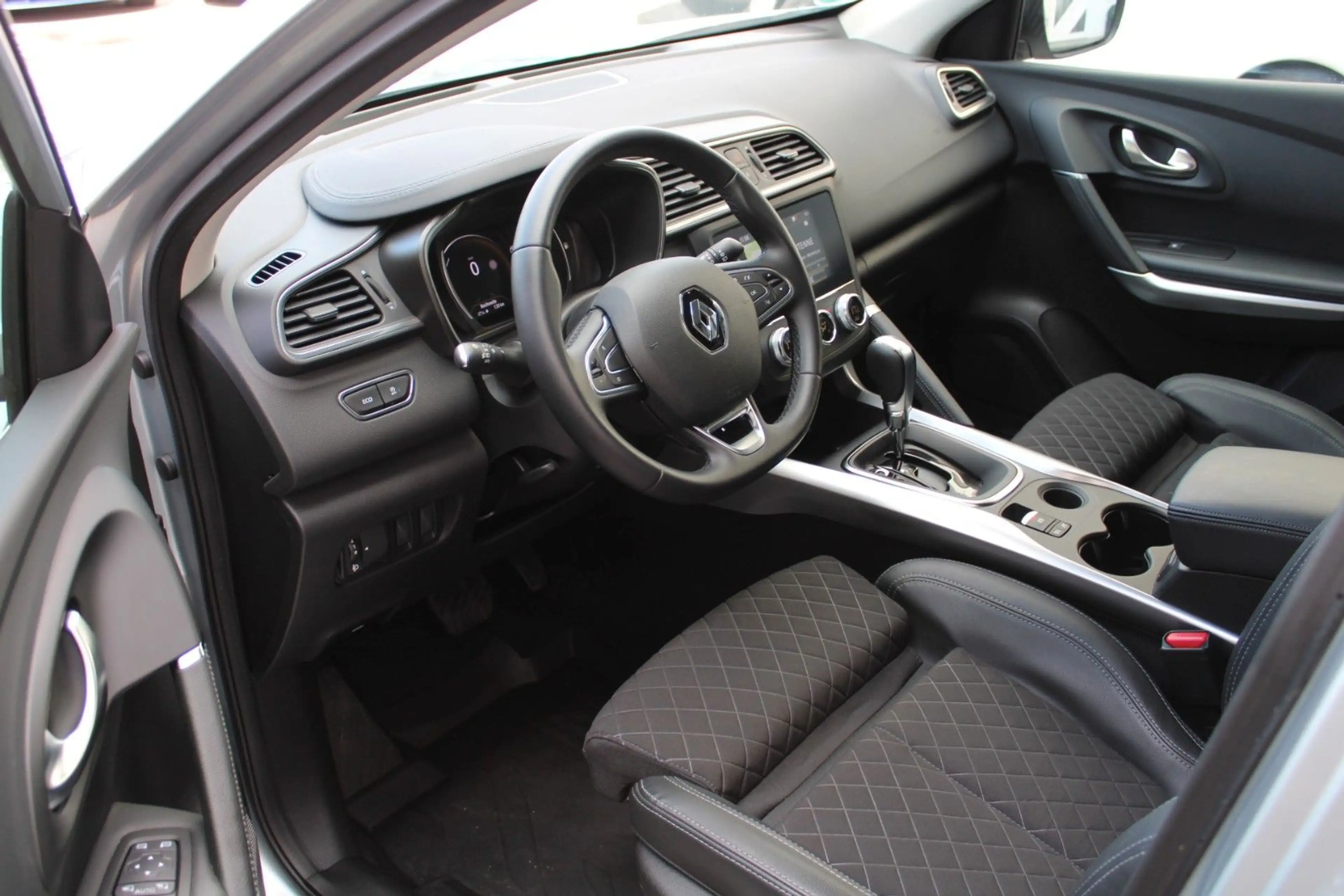 Renault Kadjar Techno Automatik RKAMERA NAVI LED CARPLAY — photo 10