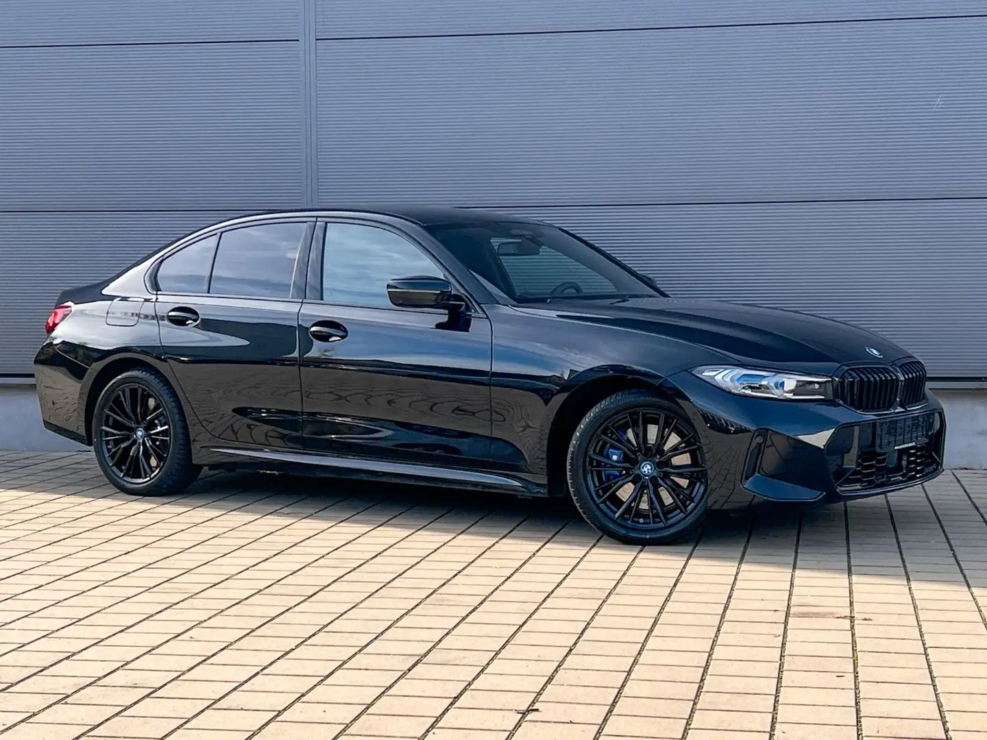 BMW 330 e Lim. M Sport*HUD*H/K*360°*DrivAssProf*LED* Noir - 2