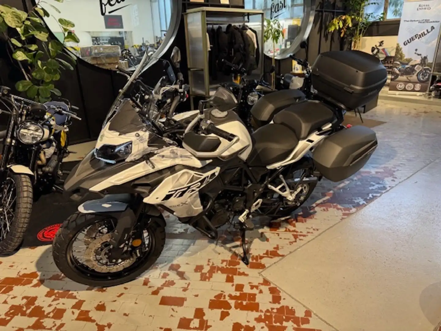 Benelli TRK 502 X Alb - 2