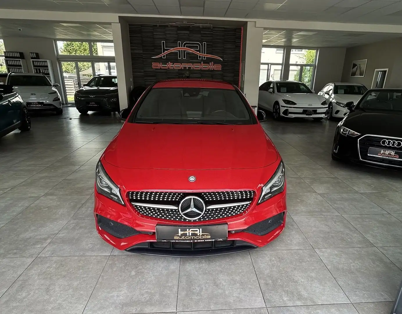 Mercedes-Benz CLA 200 AMG Navi Rood - 2