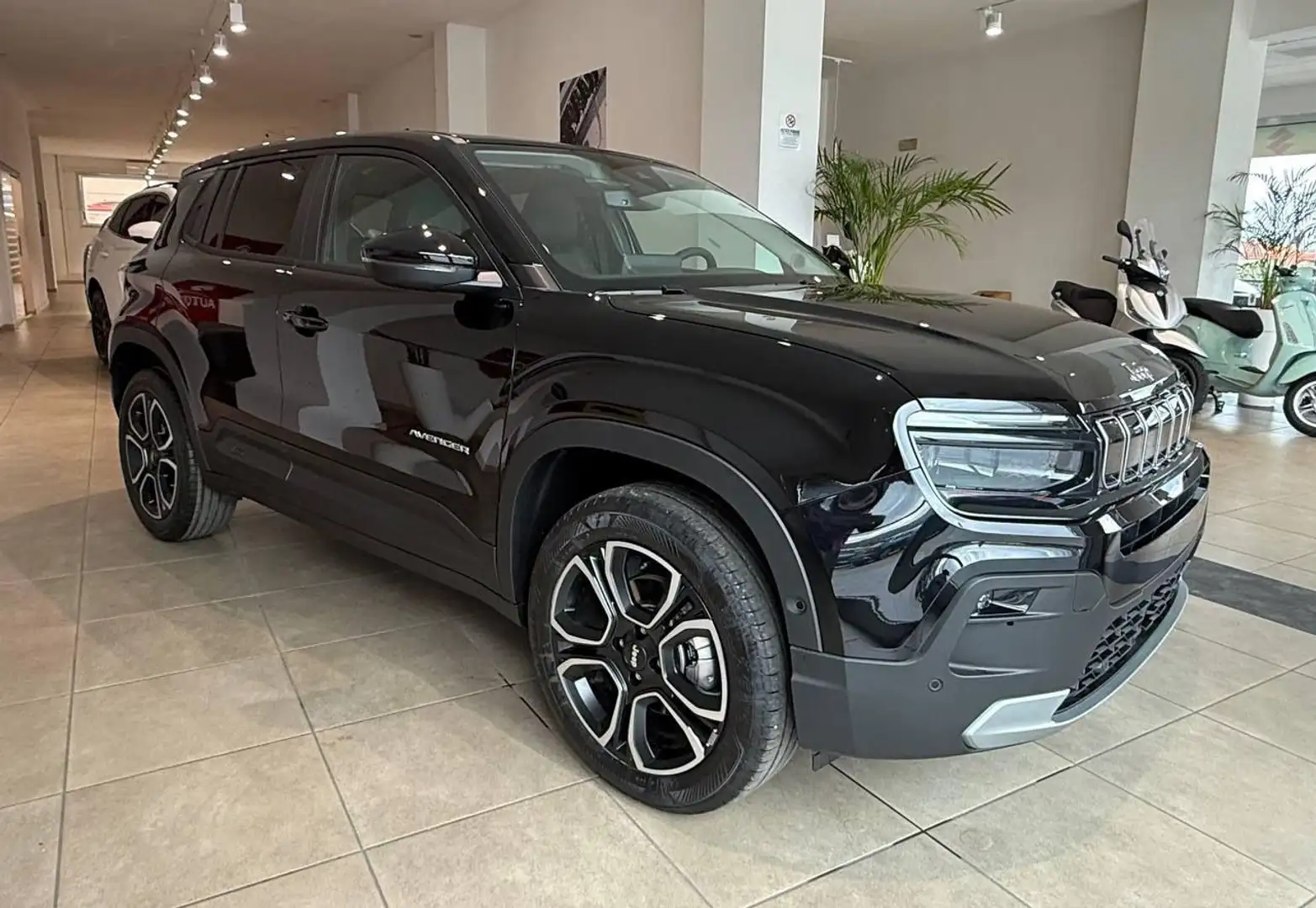 Jeep Avenger 1.2 Turbo 100 CV MHEV Summit Nero - 2