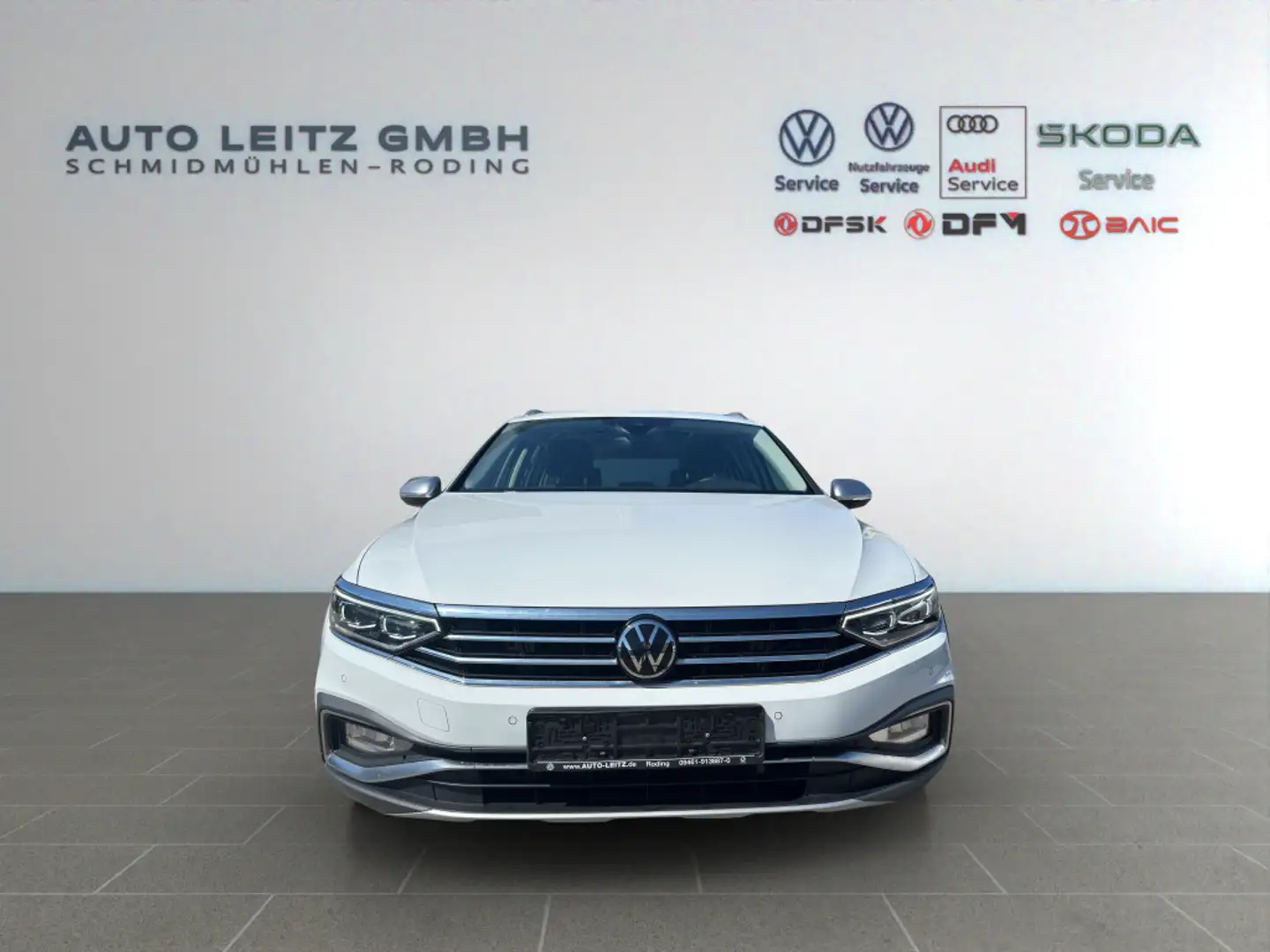 Volkswagen Passat Alltrack TDI 4M AHK Matrix StHzg Pano VC Blanc - 2