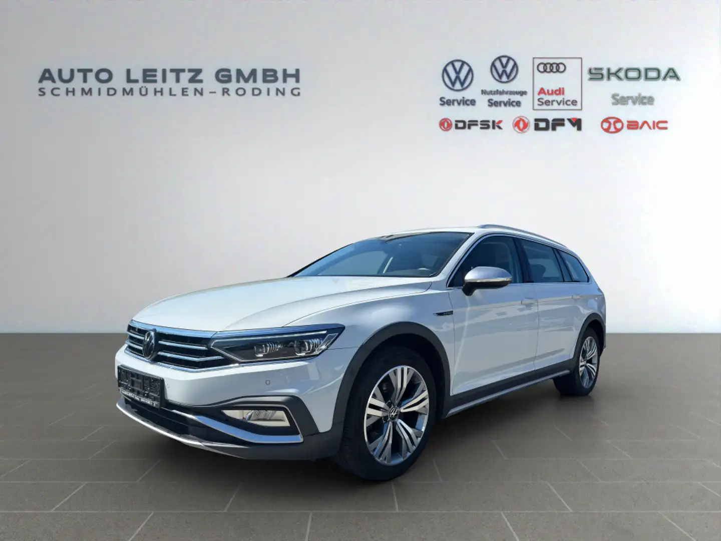 Volkswagen Passat Alltrack TDI 4M AHK Matrix StHzg Pano VC Blanc - 1