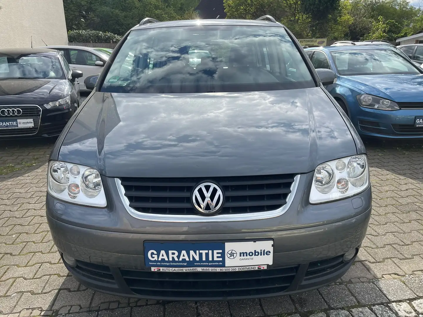 Volkswagen Touran Trendline Grau - 1