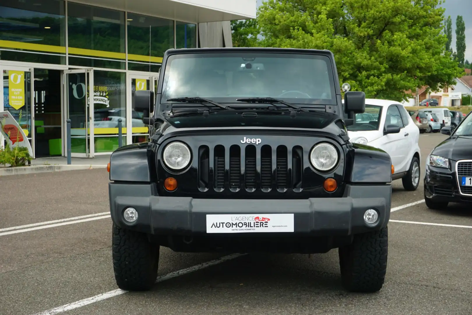Jeep Wrangler III 2.8 CRD 200 Sahara Auto Hard Top Noir - 2