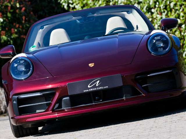 Porsche 992 Targa 4S Heritage Design Edition 1 of 992