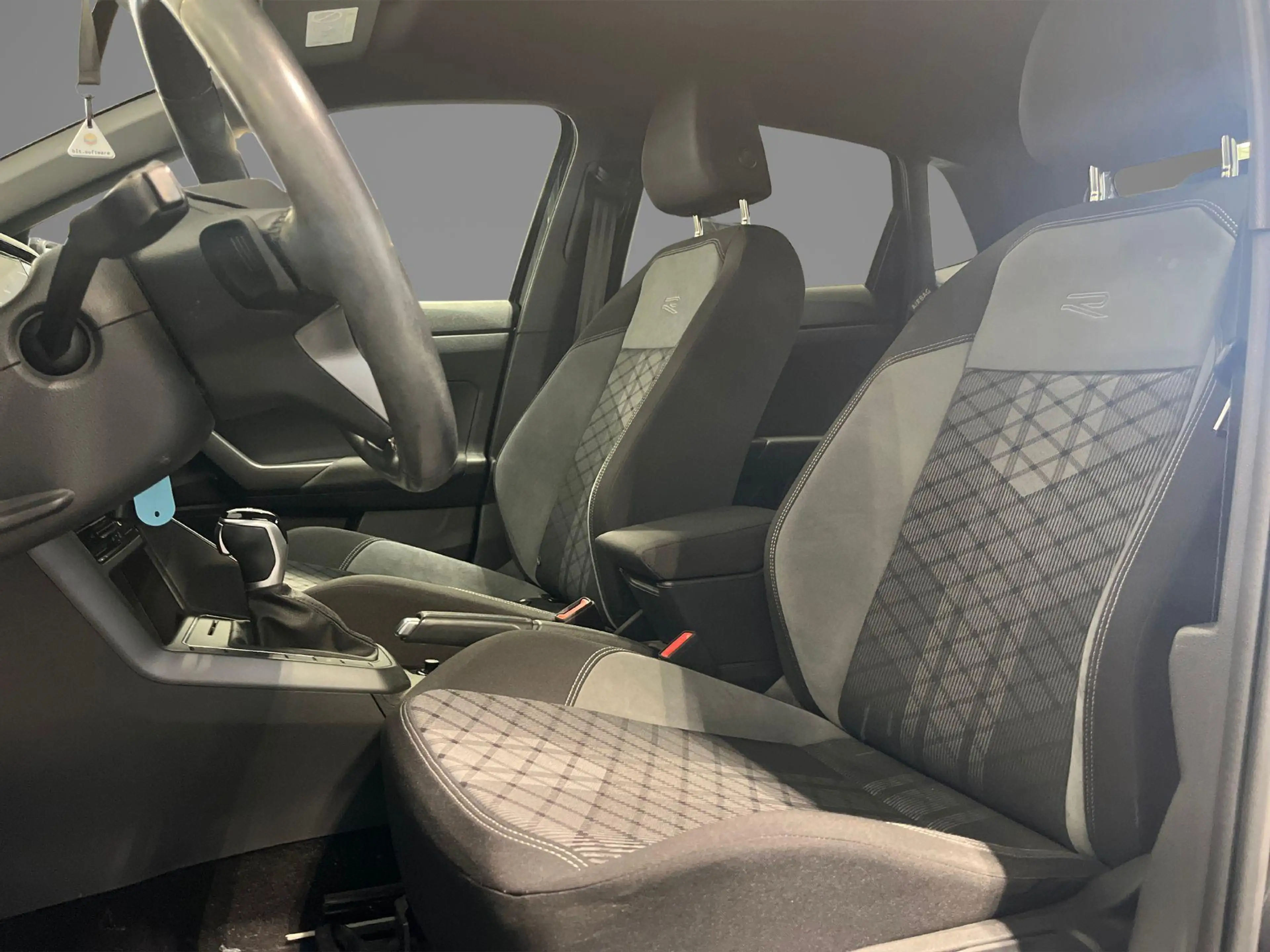 Volkswagen Polo 1.0 TSI 110pk DSG R-Line Business · Apple/Android — photo 10