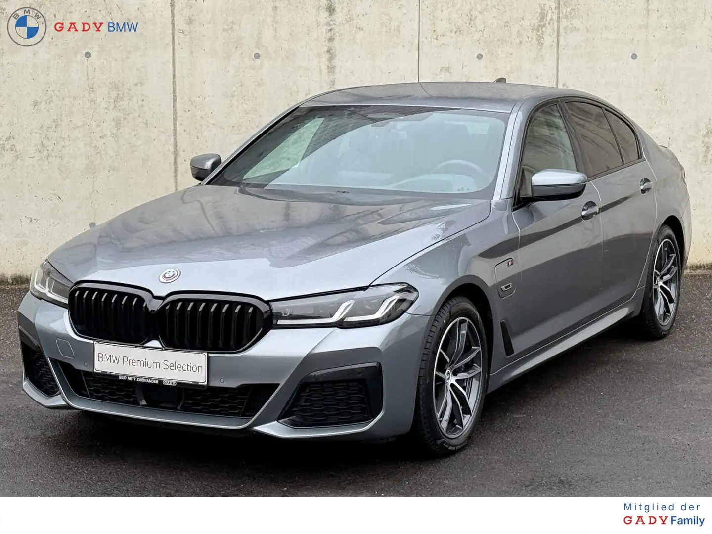 BMW 545 e xDrive Grau - 1