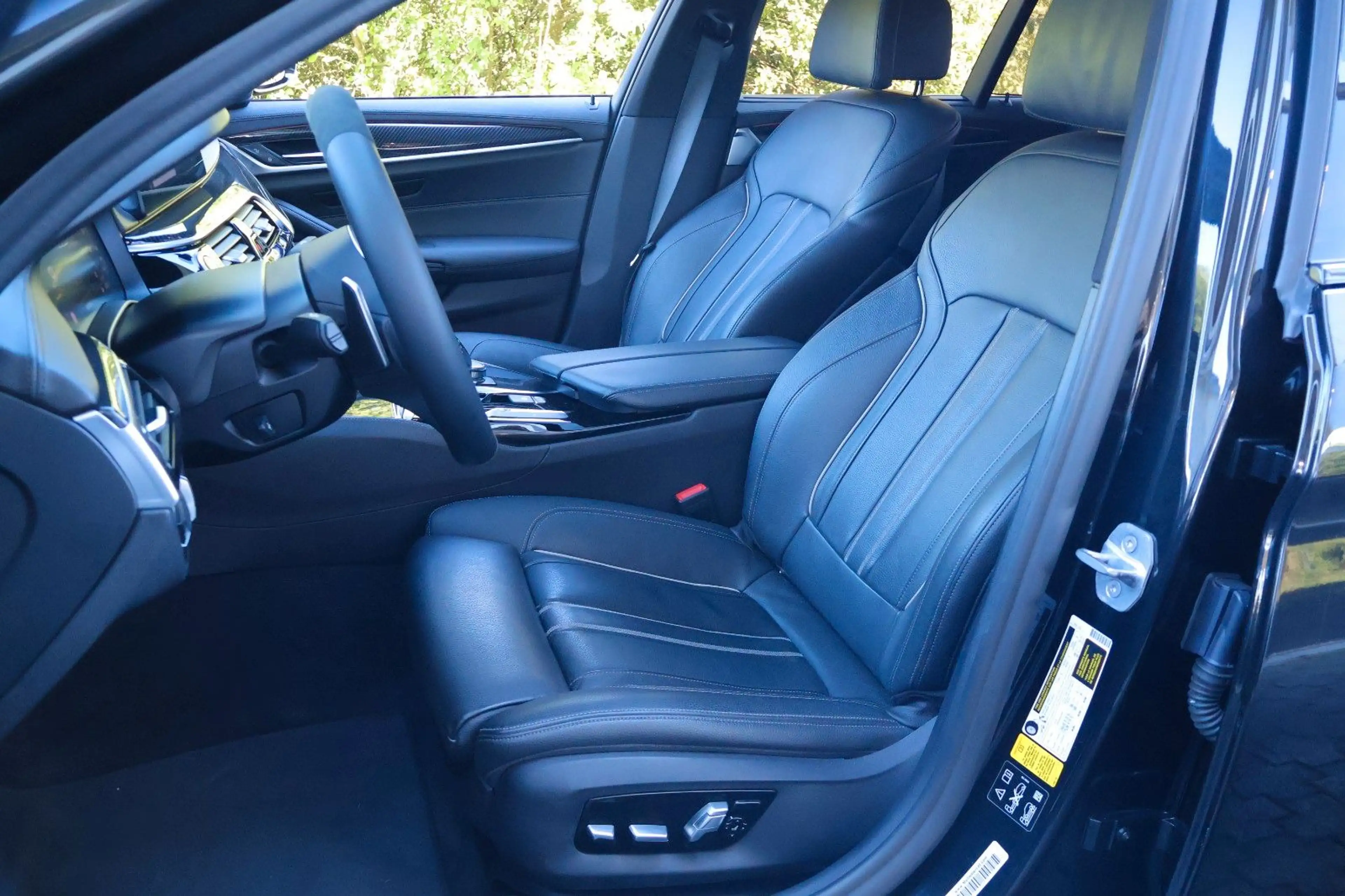 BMW 550 i xDrive/H&K/HUD/SOFTCLOSE/CARPLAY/KAMERA — photo 12