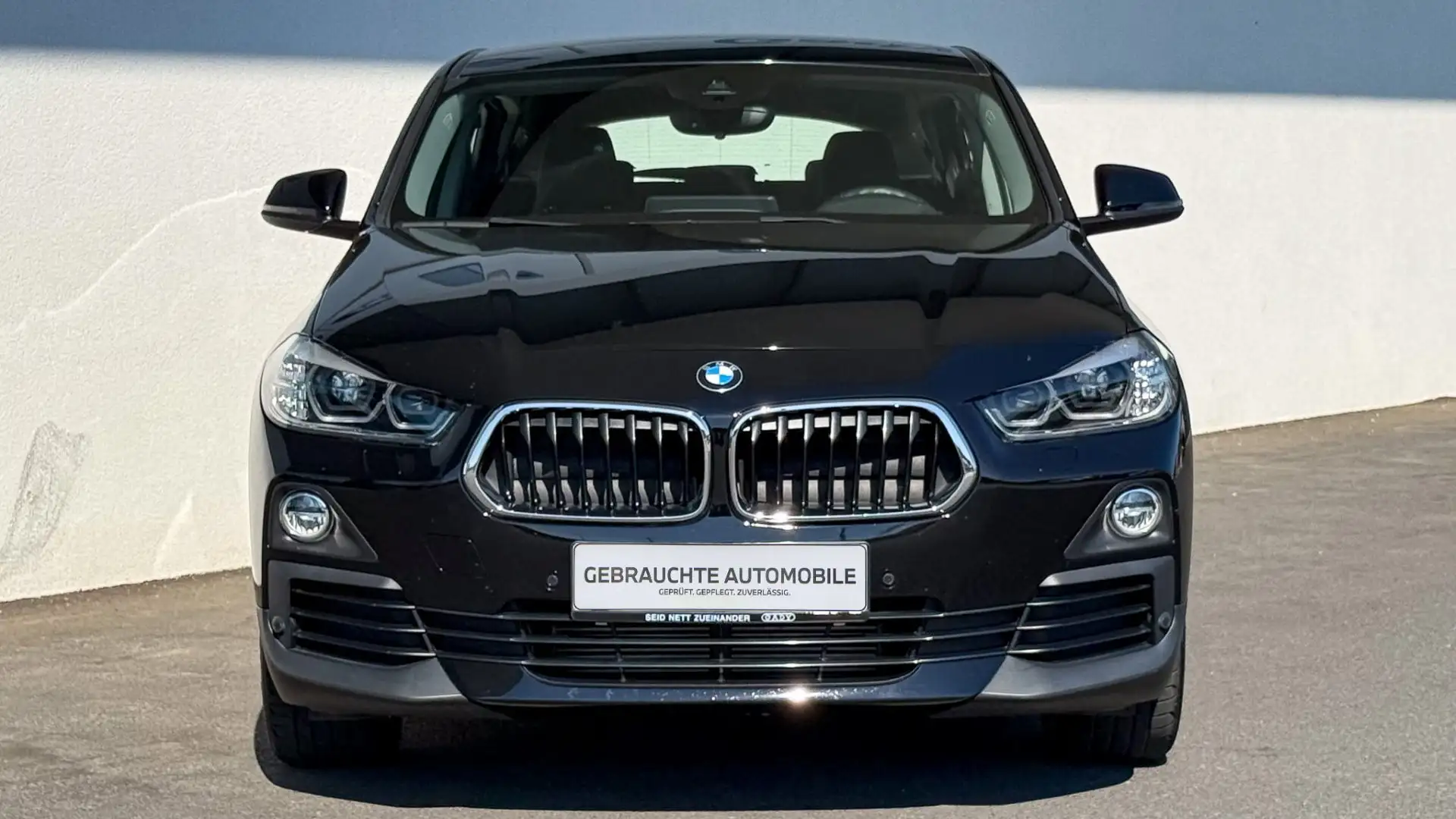 BMW X2 sDrive18d Schwarz - 2