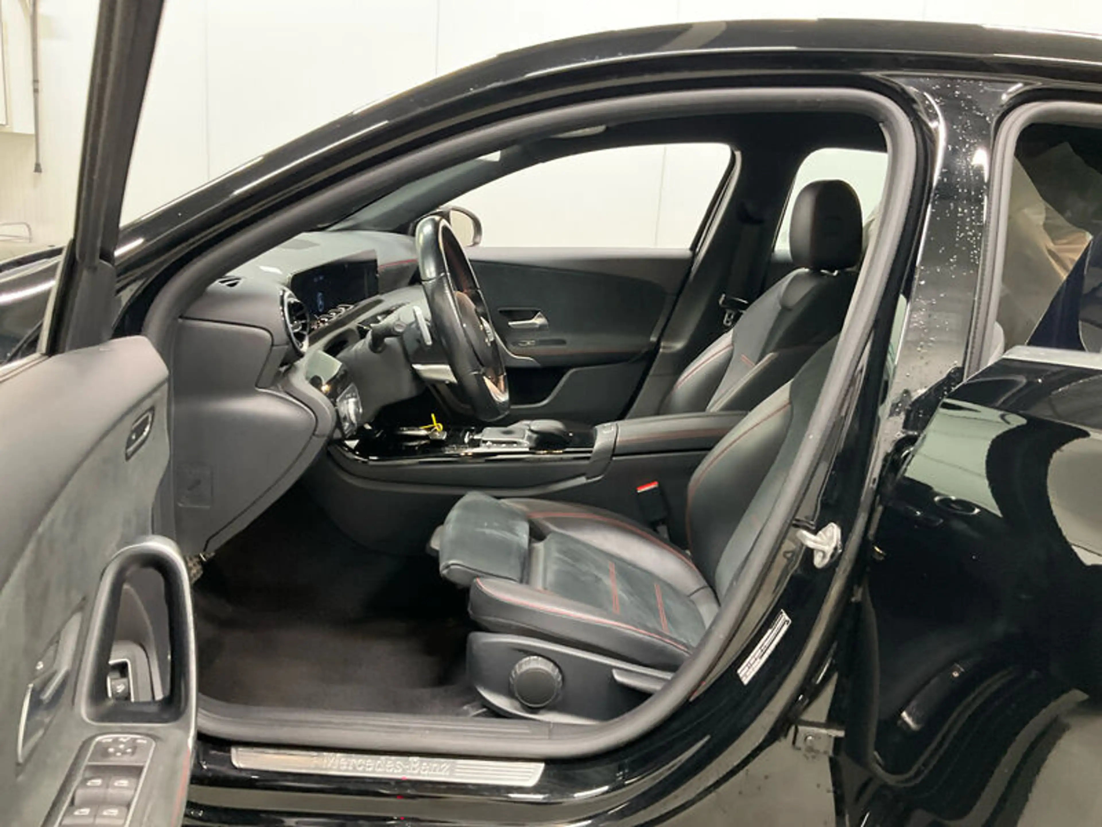 Mercedes-Benz A 220 A 220 NAVI SPORTSITZE KLIMAAUT LED RADIO TEMPO MFL SHZ VC T-Leder — photo 11