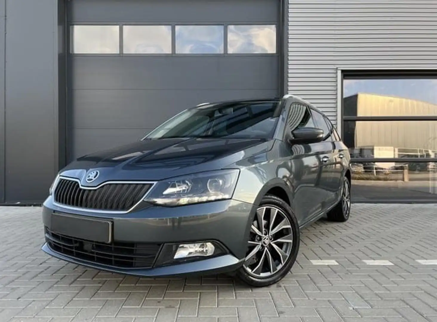 Skoda Fabia Edition 1.0MPI, Cruise Control,Airco, stoelverwarm - 1
