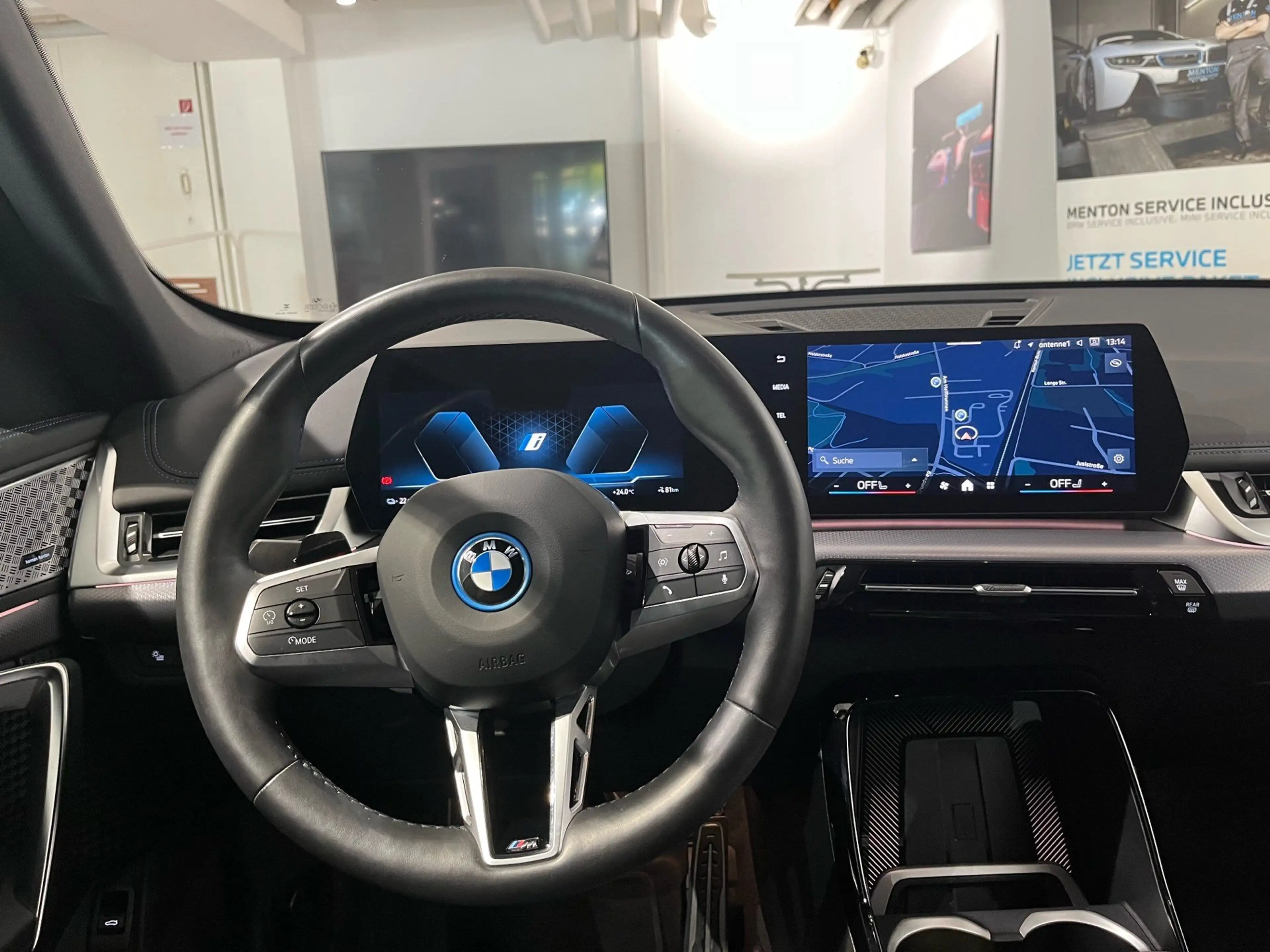 BMW iX1 xDrive30 M Sportpaket HK HiFi DAB LED Shz — photo 13